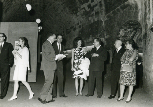 Jacqueline Kennedy visita il sotterraneo del Baluardo San Paolino